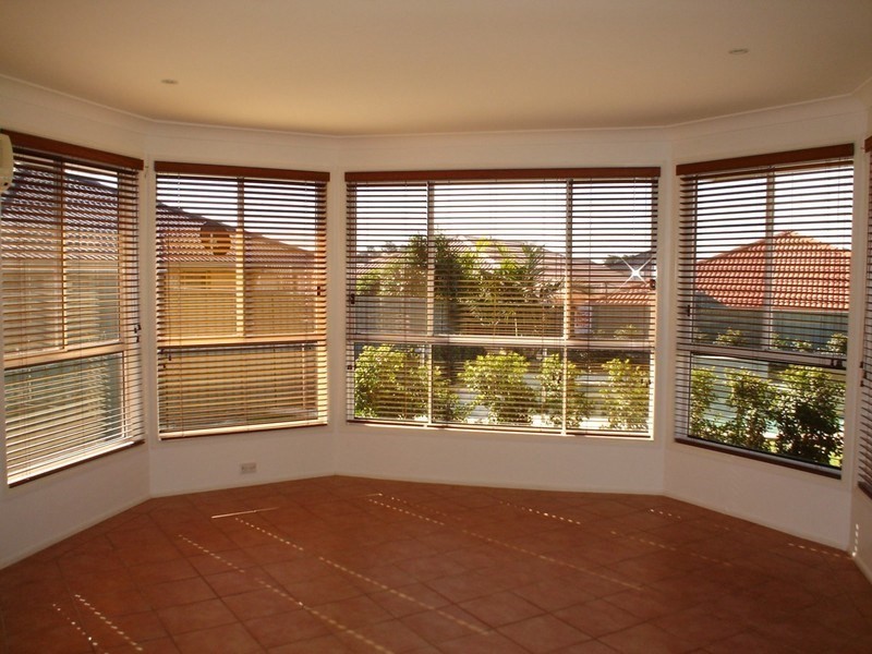 6 Nea Close, Glenmore Park NSW 2745