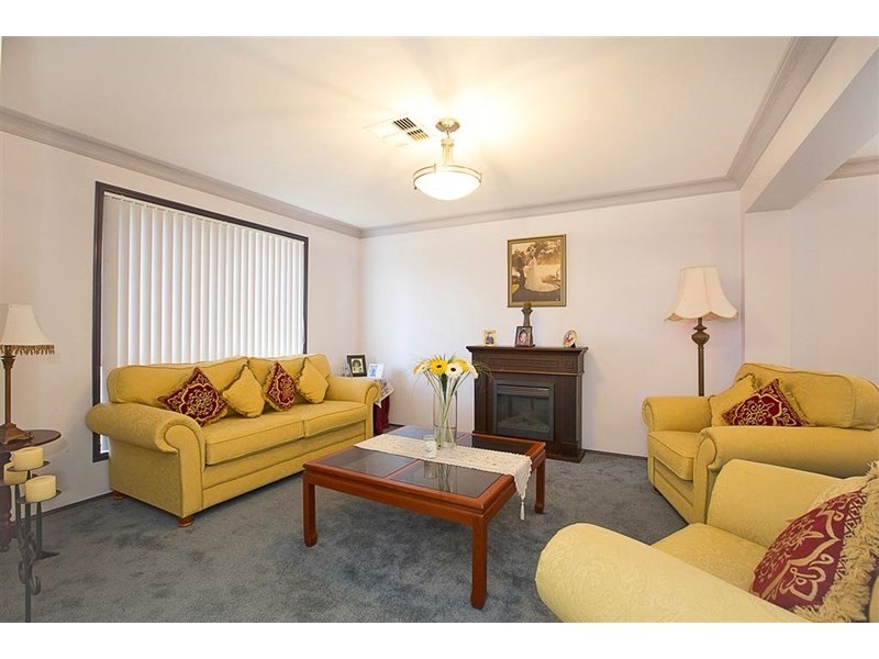 26 Lakewood Terrace, Glenmore Park NSW 2745