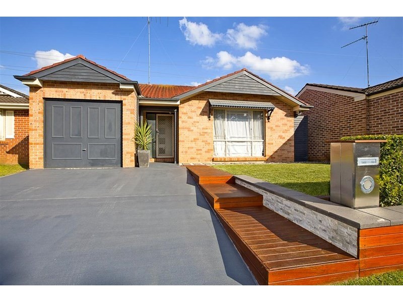 15 Ferntree Close, Glenmore Park NSW 2745