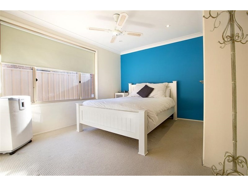 15 Ferntree Close, Glenmore Park NSW 2745