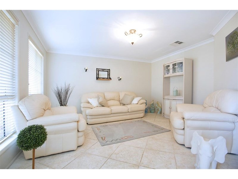 4 Butcherbird Place, Glenmore Park NSW 2745