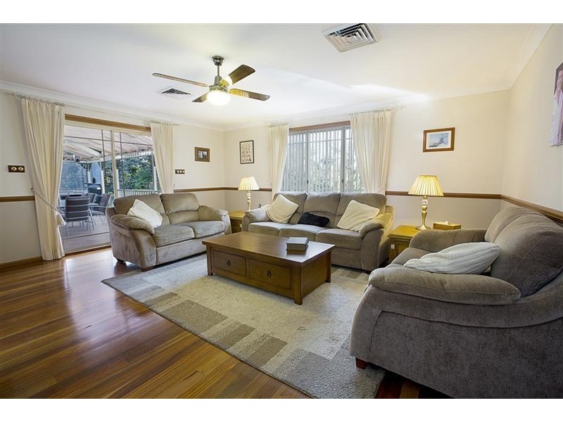 9 Duncan Close, Glenmore Park NSW 2745