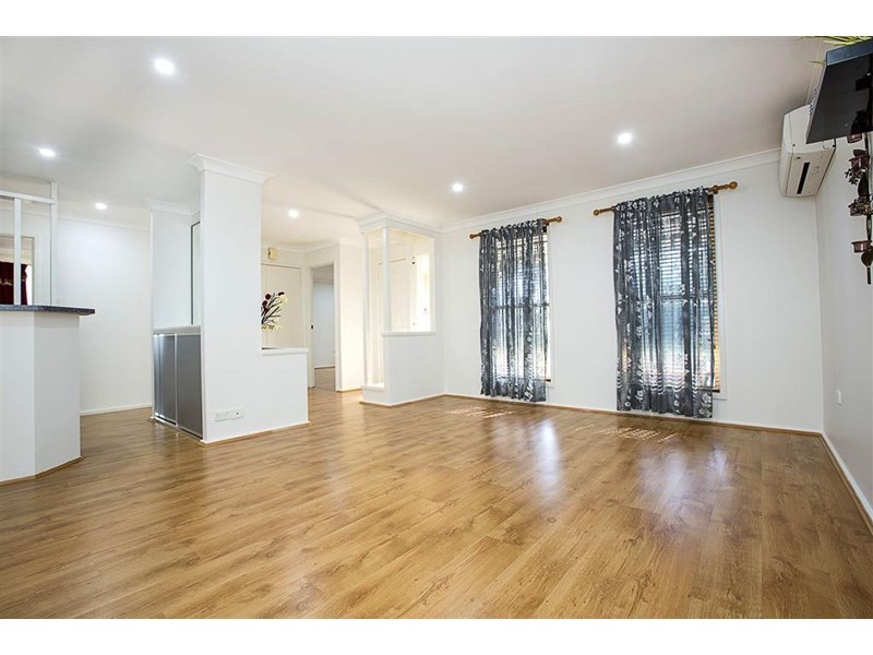 38 The Lakes Drive, Glenmore Park NSW 2745