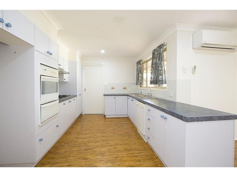 38 The Lakes Drive, Glenmore Park NSW 2745