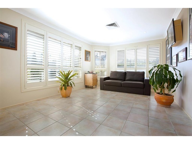 4 St Andrews Drive, Glenmore Park NSW 2745