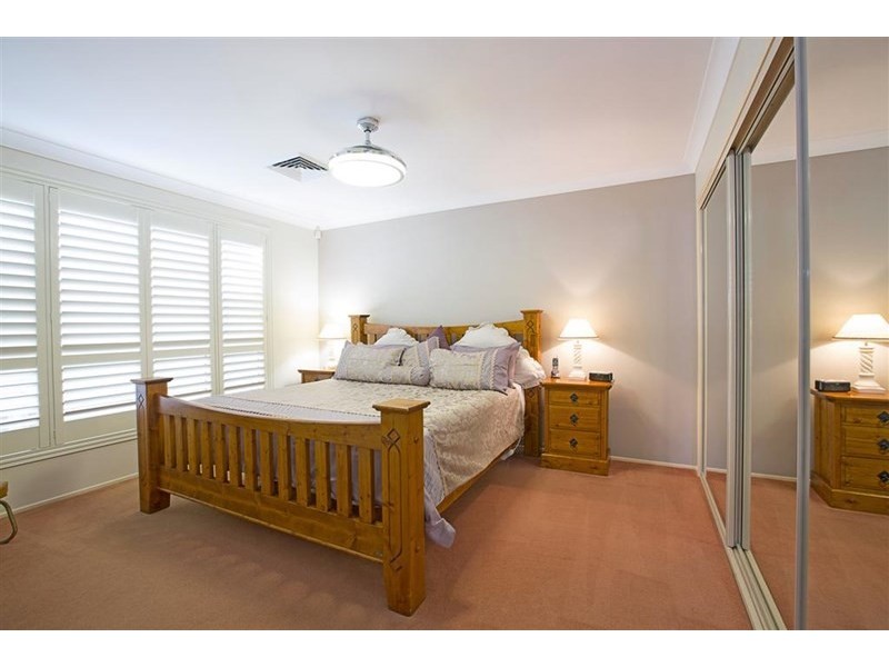 4 St Andrews Drive, Glenmore Park NSW 2745