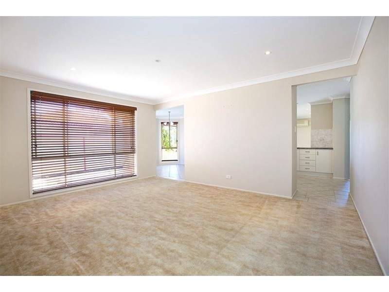 8 Thornbill Crescent, Glenmore Park NSW 2745