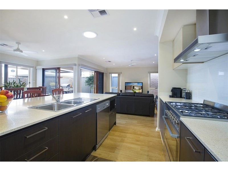 13 Foothills Terrace, Glenmore Park NSW 2745