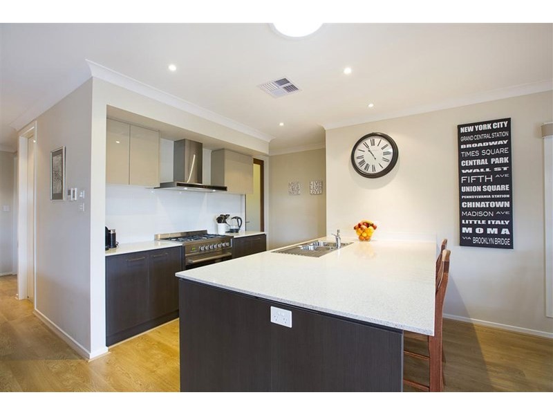 13 Foothills Terrace, Glenmore Park NSW 2745