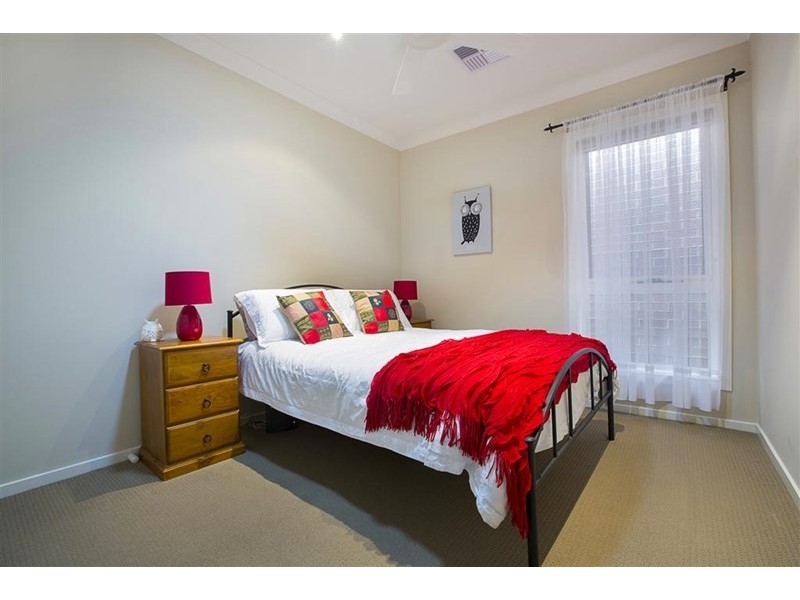 13 Foothills Terrace, Glenmore Park NSW 2745