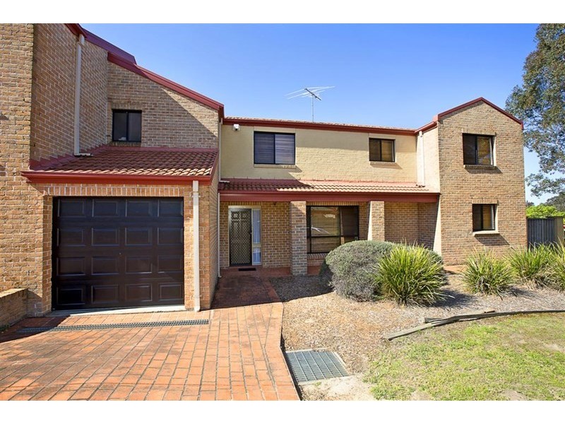 8/1-11 Candlebark Circuit, Glenmore Park NSW 2745