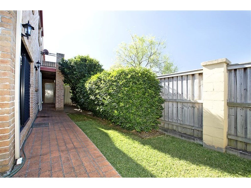 8/1-11 Candlebark Circuit, Glenmore Park NSW 2745