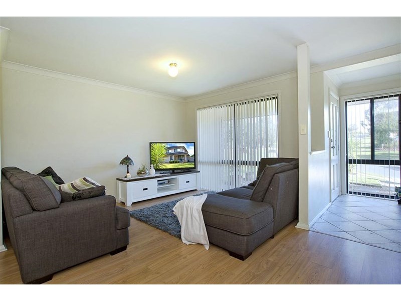 1A Kenneth Slessor Drive, Glenmore Park NSW 2745