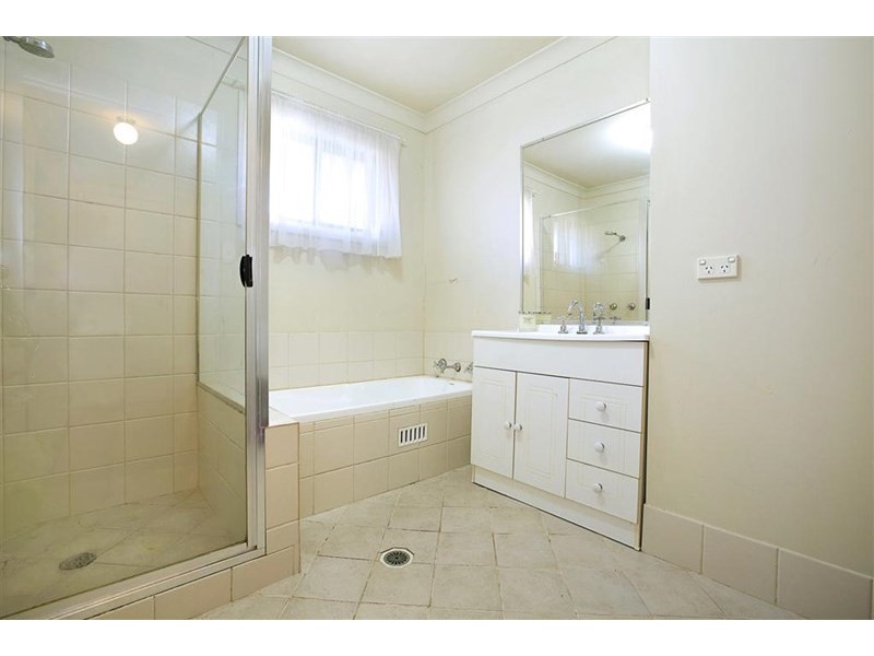 1A Kenneth Slessor Drive, Glenmore Park NSW 2745