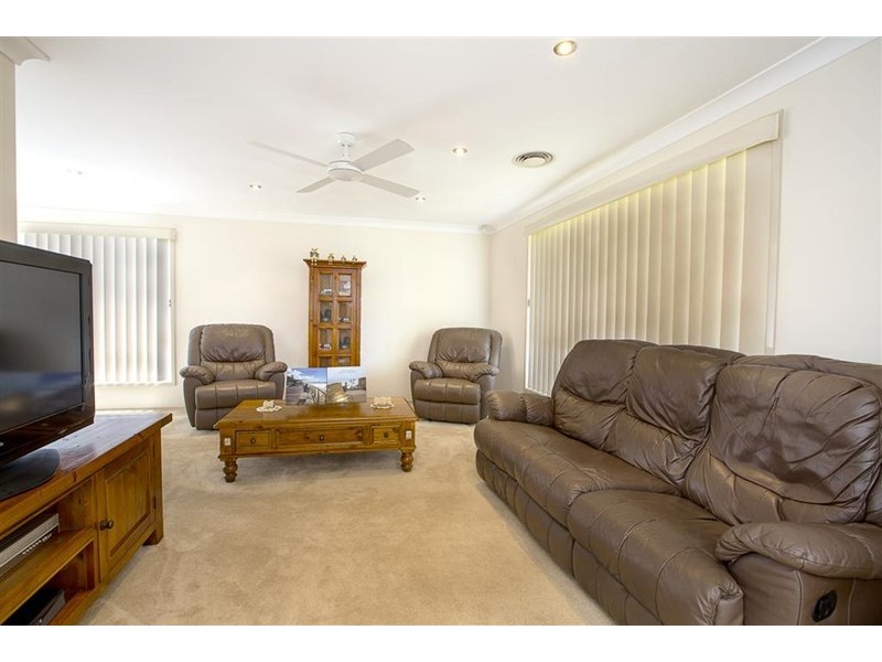 64 Aberdeen Circuit, Glenmore Park NSW 2745