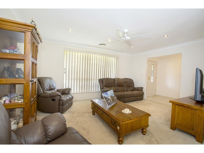 64 Aberdeen Circuit, Glenmore Park NSW 2745