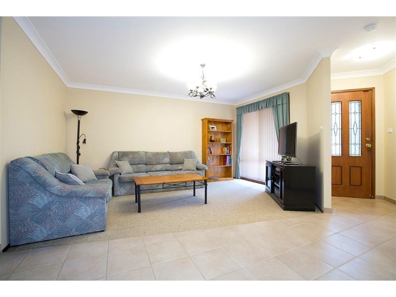 10 Honeysuckle Avenue, Glenmore Park NSW 2745