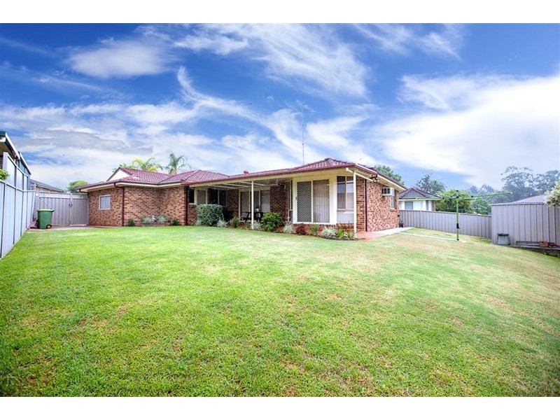 10 Honeysuckle Avenue, Glenmore Park NSW 2745