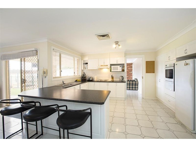 3 Camellia Avenue, Glenmore Park NSW 2745