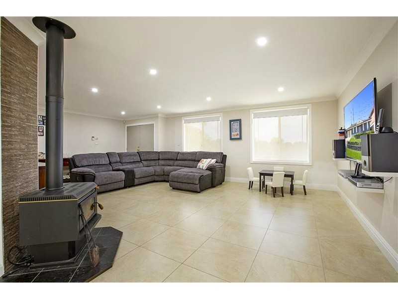 18 Yellowgum Close, Glenmore Park NSW 2745