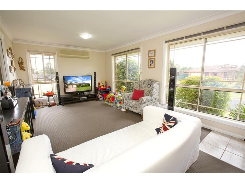 12 Magpie Place, Glenmore Park NSW 2745