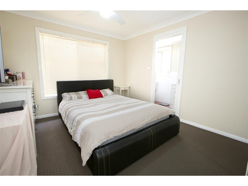 12 Magpie Place, Glenmore Park NSW 2745