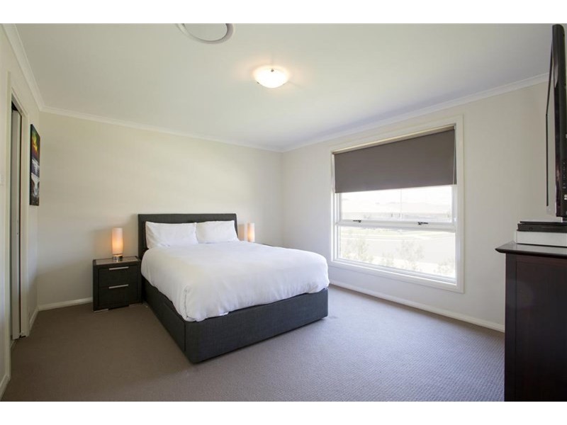 64 Glenmore Ridge Drive, Glenmore Park NSW 2745