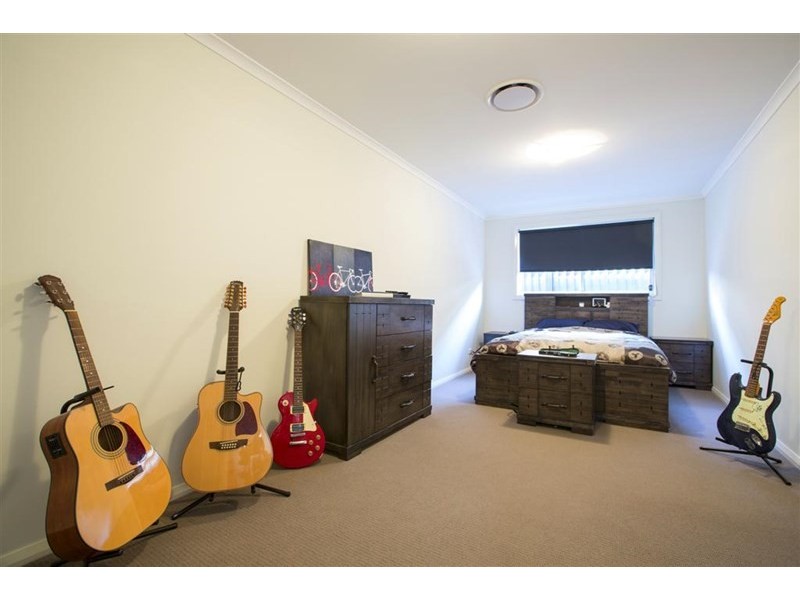 64 Glenmore Ridge Drive, Glenmore Park NSW 2745