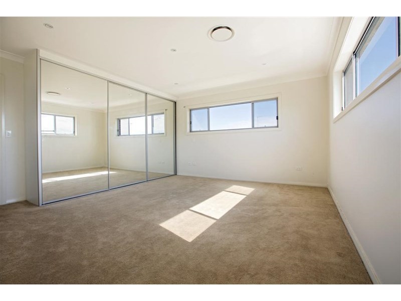 24 Foothills Terrace, Glenmore Park NSW 2745