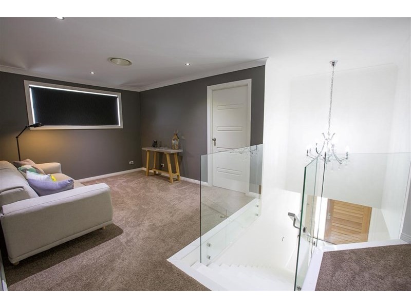 114 Ridgetop Drive, Glenmore Park NSW 2745