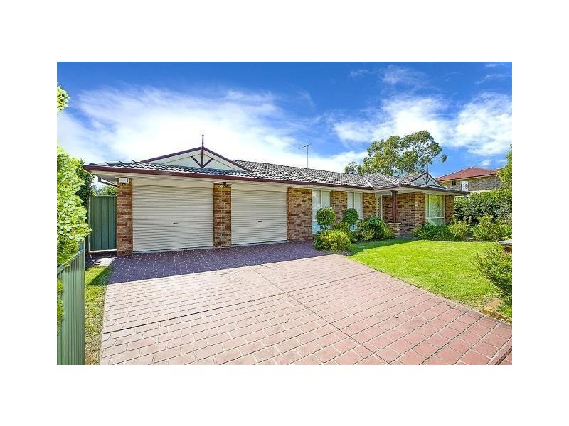 6 St Andrews Drive, Glenmore Park NSW 2745