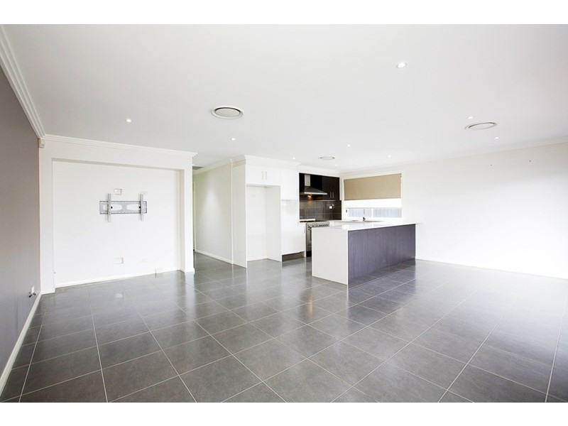 121 Glenmore Ridge Drive, Glenmore Park NSW 2745