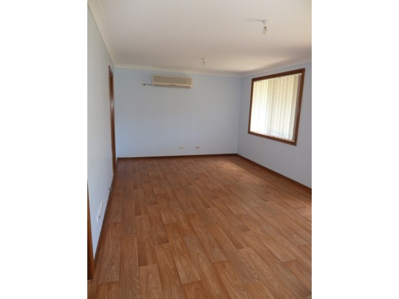 18 Fitzgerald Place, Glenmore Park NSW 2745