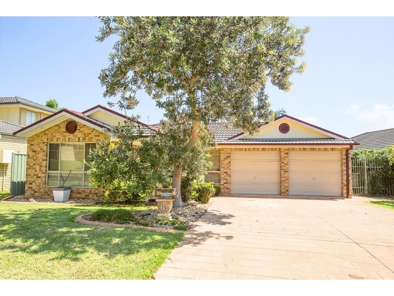 25 Butcherbird Place, Glenmore Park NSW 2745