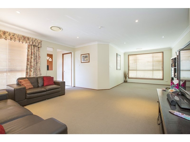 25 Butcherbird Place, Glenmore Park NSW 2745