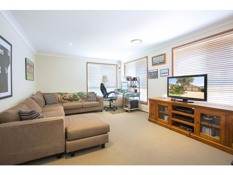 25 Butcherbird Place, Glenmore Park NSW 2745