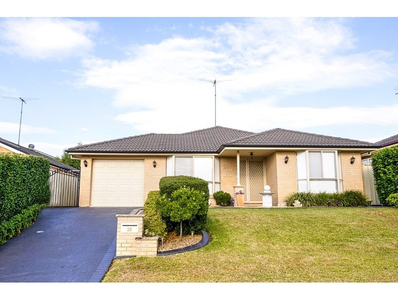 25 Dara Crescent, Glenmore Park NSW 2745