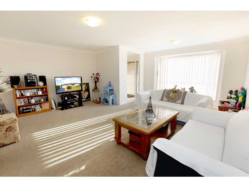 25 Dara Crescent, Glenmore Park NSW 2745