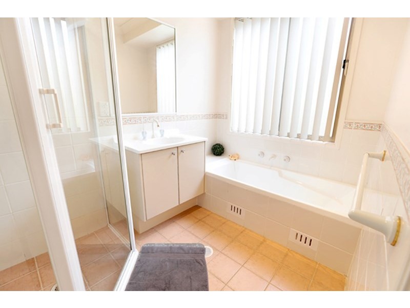 25 Dara Crescent, Glenmore Park NSW 2745