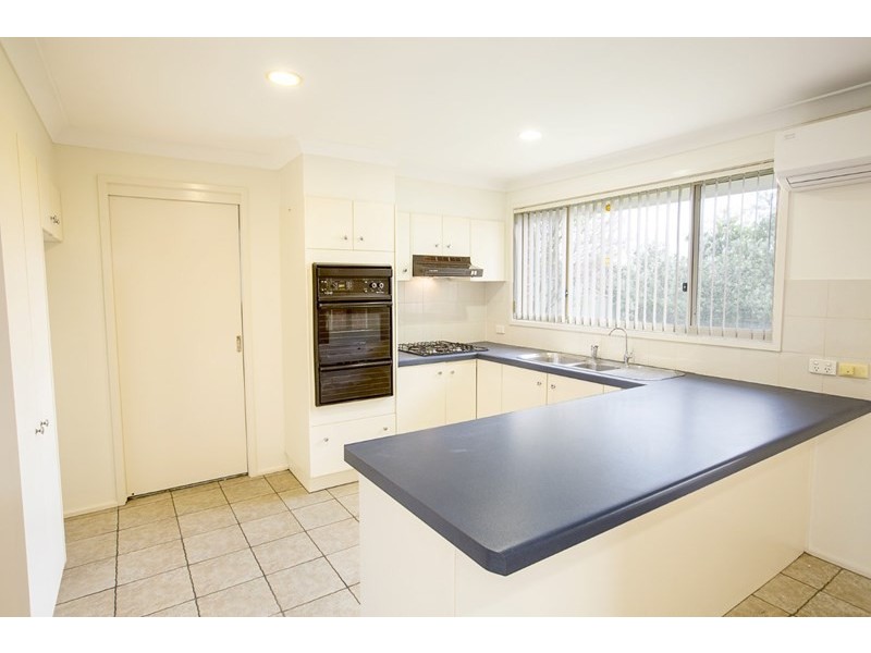 15 Banjo Paterson Close, Glenmore Park NSW 2745