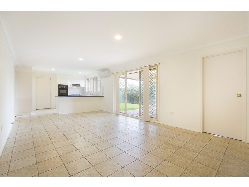 15 Banjo Paterson Close, Glenmore Park NSW 2745