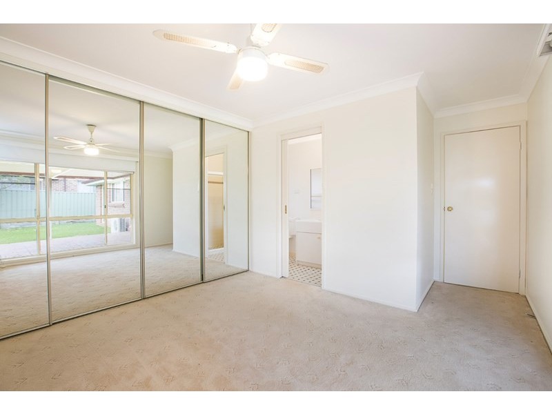 15 Banjo Paterson Close, Glenmore Park NSW 2745