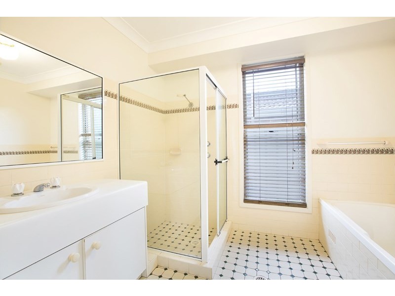 15 Banjo Paterson Close, Glenmore Park NSW 2745