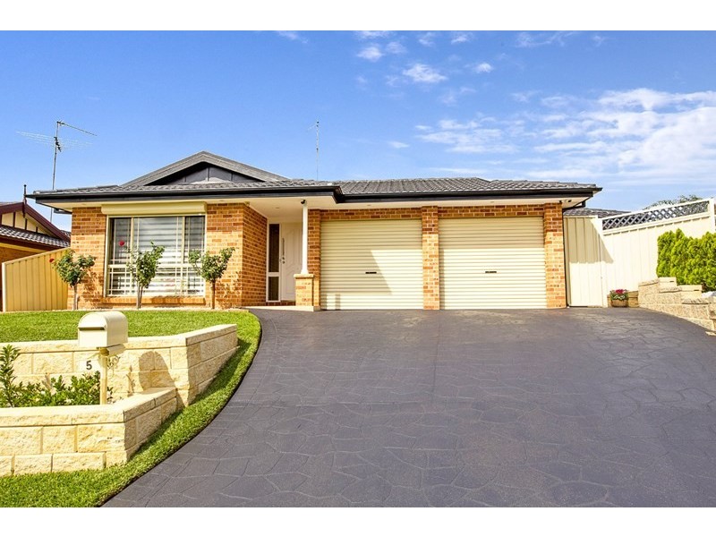 5 Magpie Place, Glenmore Park NSW 2745