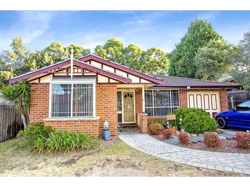 8 Pardalote Place, Glenmore Park NSW 2745