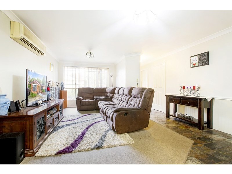 8 Pardalote Place, Glenmore Park NSW 2745