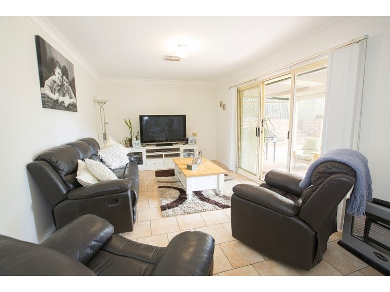 5 Mackenzie Avenue, Glenmore Park NSW 2745