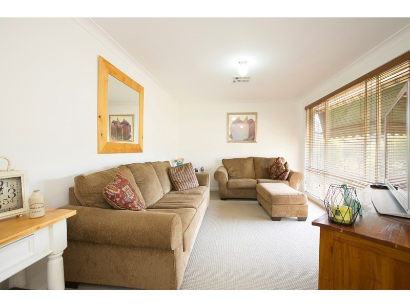 5 Mackenzie Avenue, Glenmore Park NSW 2745