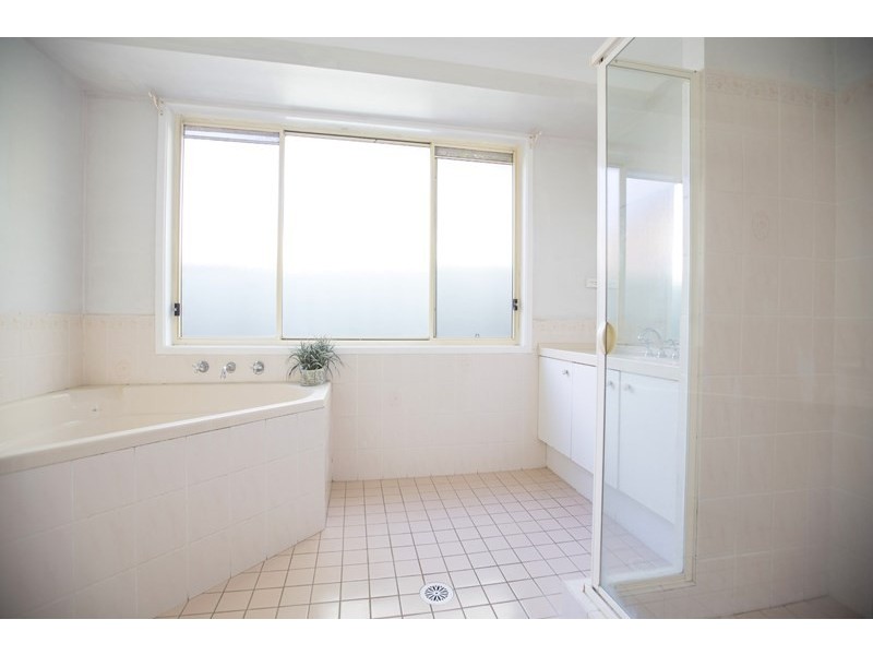 5 Mackenzie Avenue, Glenmore Park NSW 2745