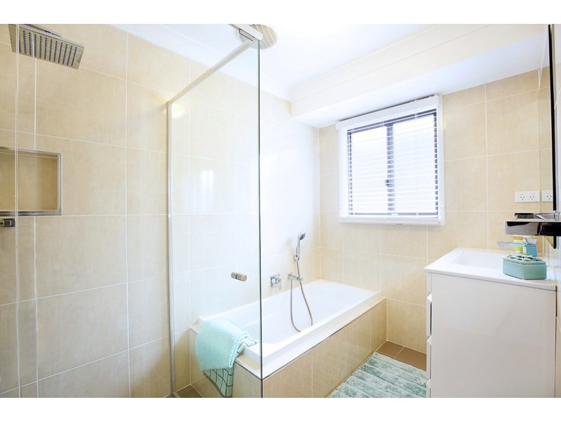 6 Honeysuckle Avenue, Glenmore Park NSW 2745